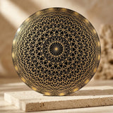 Disque Décoratif "Ondes d’Or" – Motif Géométrique Doré