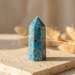 Pointe en Apatite Bleue : Symbole de Clarté