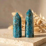Pointe en Apatite Bleue : Symbole de Clarté