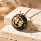 Pendentif Orgonite "Signe Astrologique" en Éclats de Pierres
